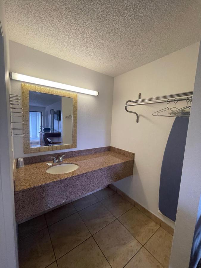 Ambassador 2* Kissimmee