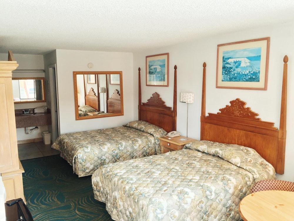 Ambassador Motel 2*